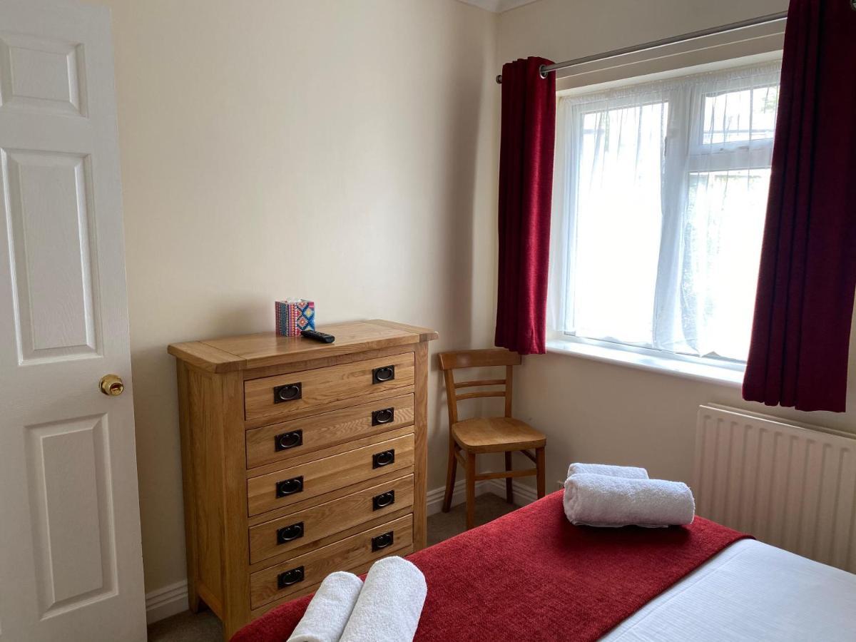 Byways Serviced Apartments Salisbury Bagian luar foto