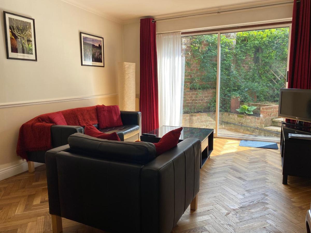 Byways Serviced Apartments Salisbury Bagian luar foto