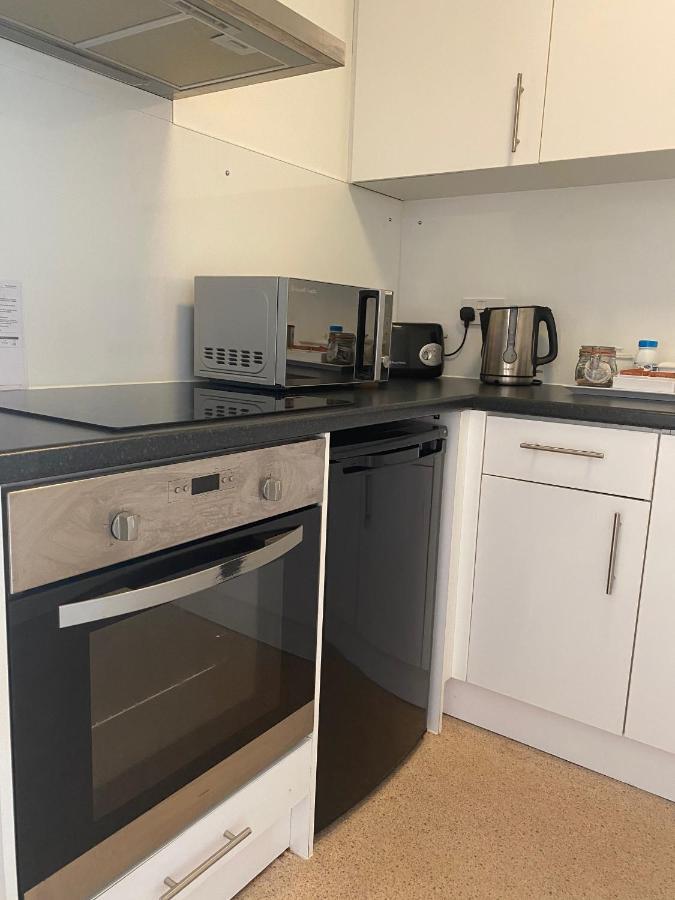 Byways Serviced Apartments Salisbury Bagian luar foto