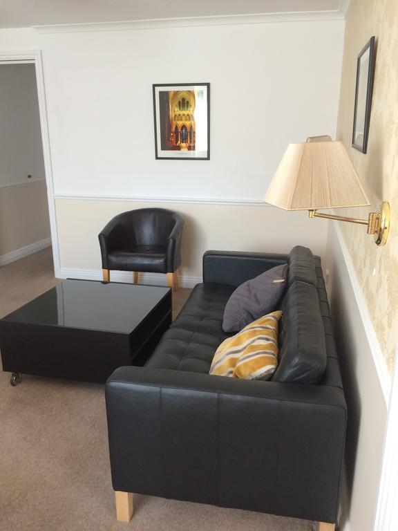 Byways Serviced Apartments Salisbury Ruang foto